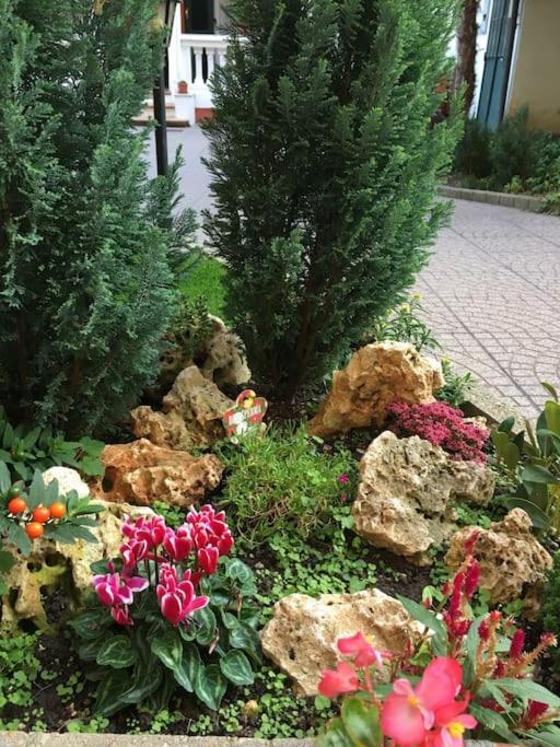 At Home 128 : Little Garden In The City Turin Exterior photo